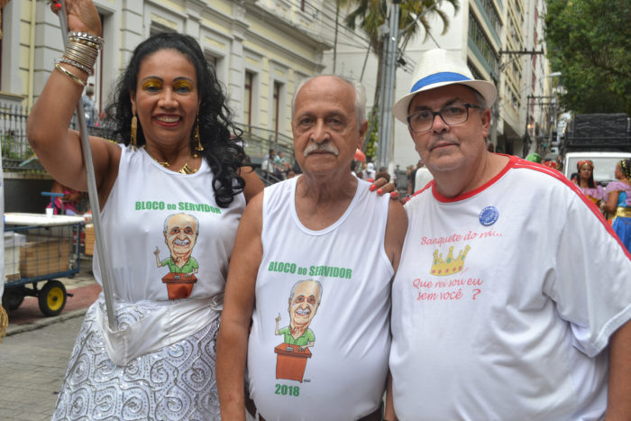 O vereador Charlles Evangelista e Rodrigo Santos no baile do Come Quieto, no Terrazzo 4 Beth Siqueira, Raimundo Mendes e Nelsinho Resende clicados no Bloco dos Servidores Foto: Toninho Carvalho