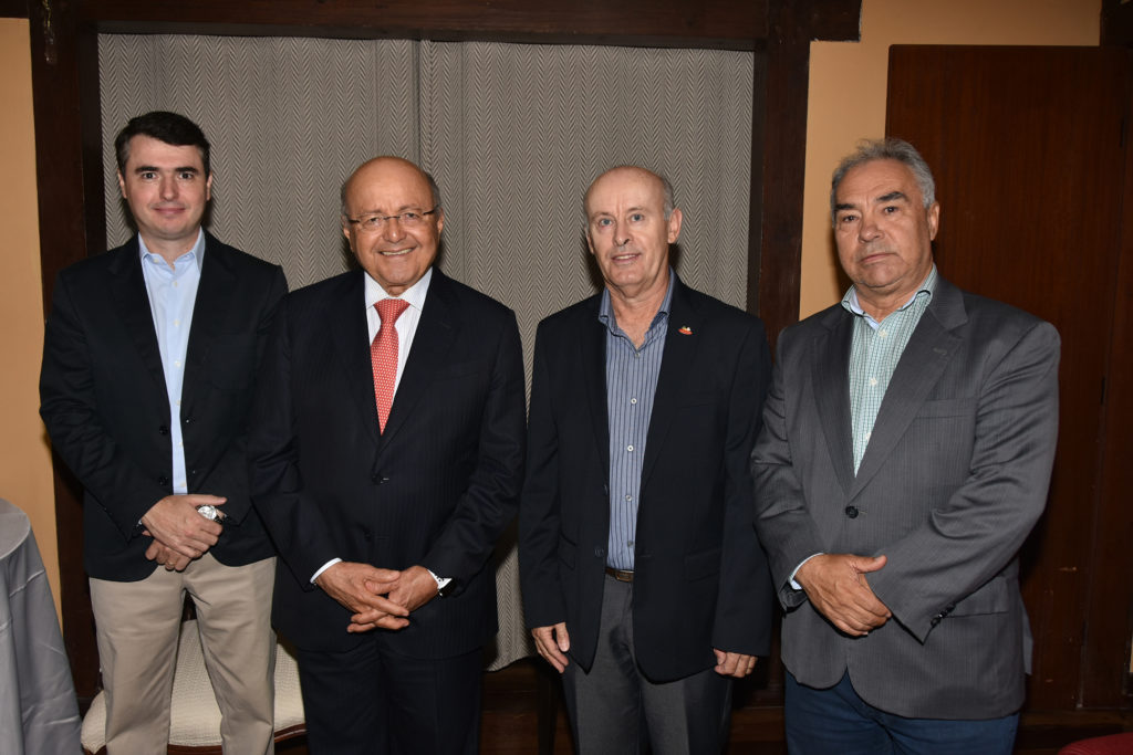 O prefeito Bruno Siqueira, Maílson da Nóbrega, Paulo Roberto Lopes e João Matos 1 DSC 0606 Bruno Siqueira Mailson da Nóbrega Paulo Roberto Lopes e João Matos