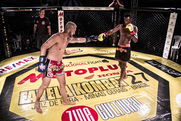 Favela Kombat lota ginásio do Olímpico com lutas variadas 1 FK Divulgacao