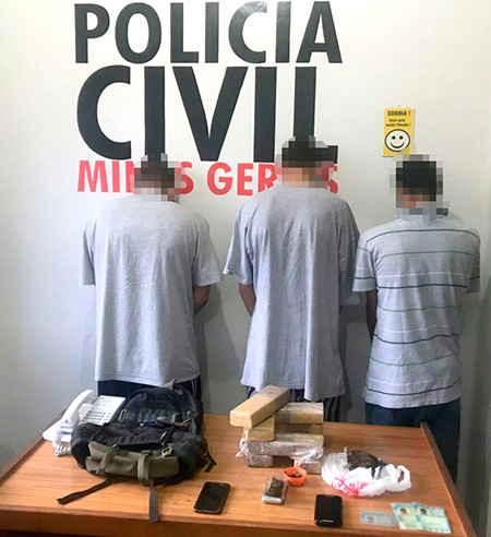 Morador de condomínio de alto padrão atuava como 'guarda-roupas' do tráfico na Cidade Alta 1 drogas PC crédito Polícia Civil1