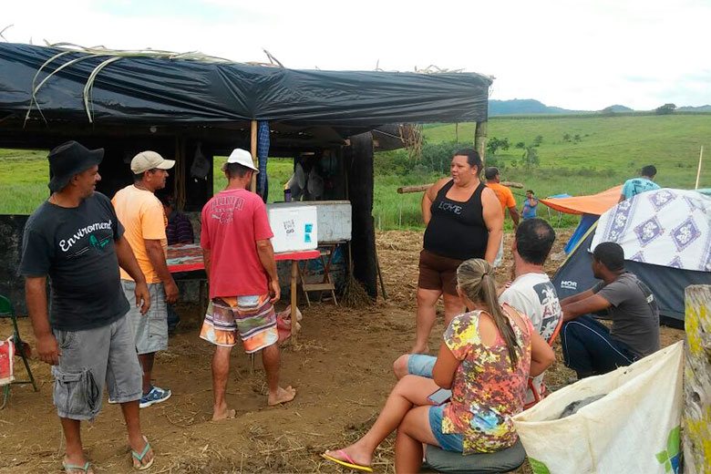 Cerca de cem famílias ocupam outra área em Goianá 1 fazenda posseiros 31