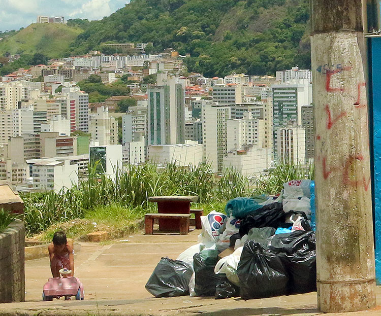 Com falha na coleta, lixo se acumula em vários bairros de Juiz de Fora 4 lixo santa candida leo