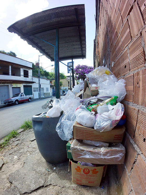 Com falha na coleta, lixo se acumula em vários bairros de Juiz de Fora 5 lixo santa cecilia olavo