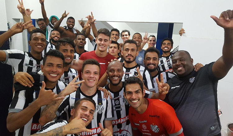Com dois gols de Vitinho, Tupi vence URT e alcança G-8 1 tupi