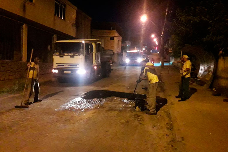 Equipe da Empav realiza operação tapa-buraco durante a Semana Santa 1 Empav 3