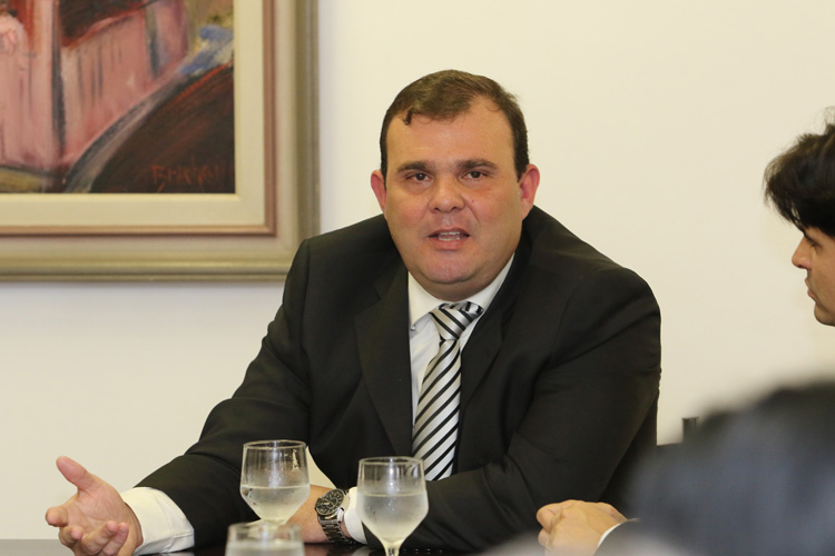 Procon notifica bancos por restrições no atendimento 2 FERNANDO PRIAMO Eduardo