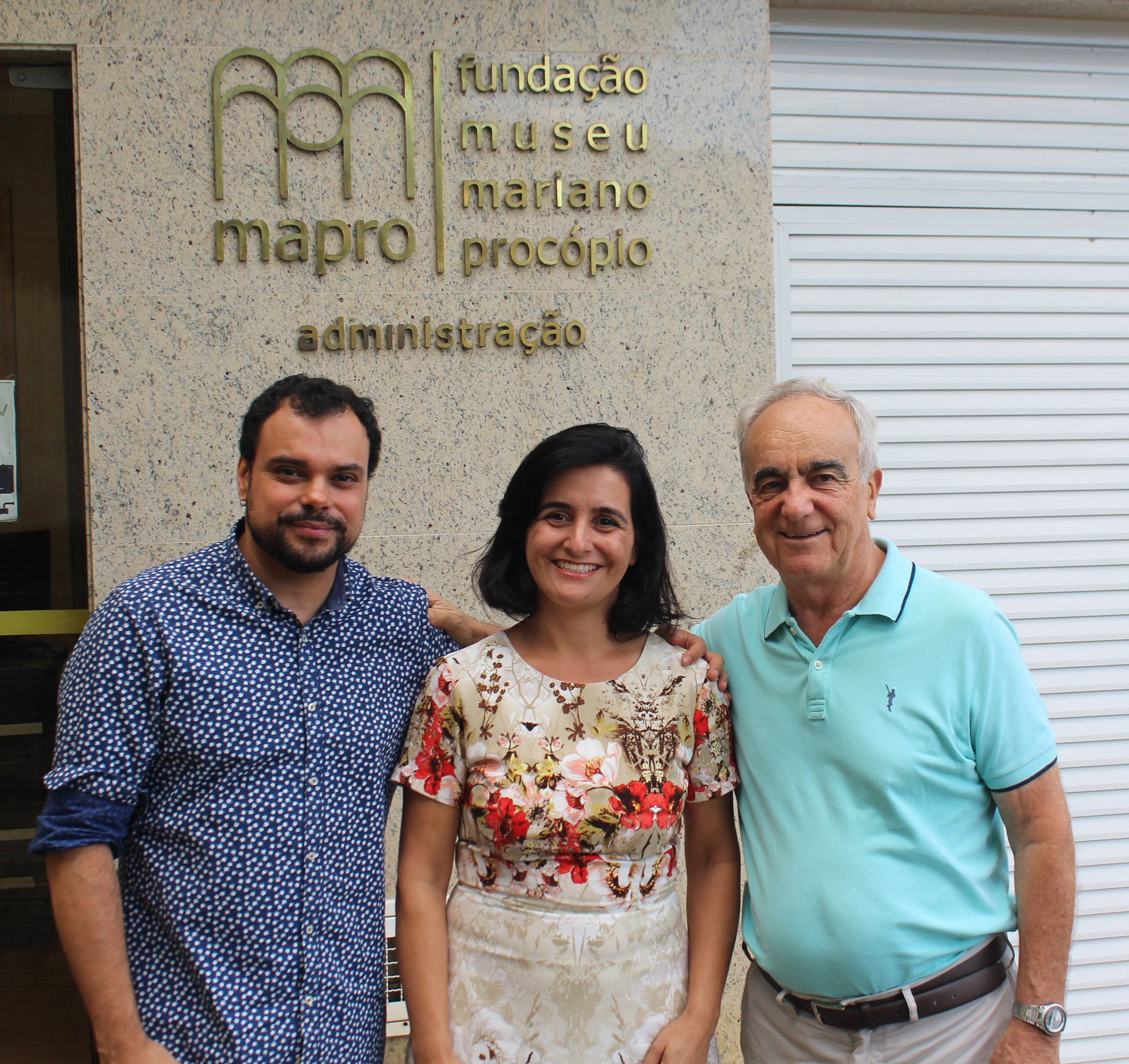 Fala Quem Sabe: Os desafios da saúde e os avanços da estética 3 Arte no museu: O Museu Mariano Procópio realizou o Seminário Coleção Maria Pardos, abordando as práticas de conservação e restauro de pinturas. As atividades contaram com a participação de estudantes, professores universitários e amantes das artes. Destaque na programação para a palestra "O nu na coleção do Museu Mariano Procópio - Acervo e pesquisa, e a Obra da Pintora Maria Pardos no acervo do Museu”, do professor Martinho Alves da Costa Júnior e da doutoranda em história, Valéria Fazolatto (na foto com o diretor-superintendente do museu, Antônio Carlos Duarte).