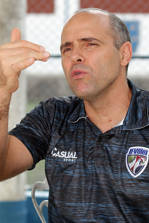Diretor-técnico do JF Vôlei fala sobre os planos para a nova temporada 1 esp mauricio bara priamo vertical