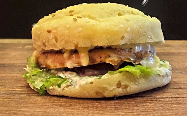 Confira quatro lugares que têm hambúrguer de peixe 4 food for fit e1521133249423