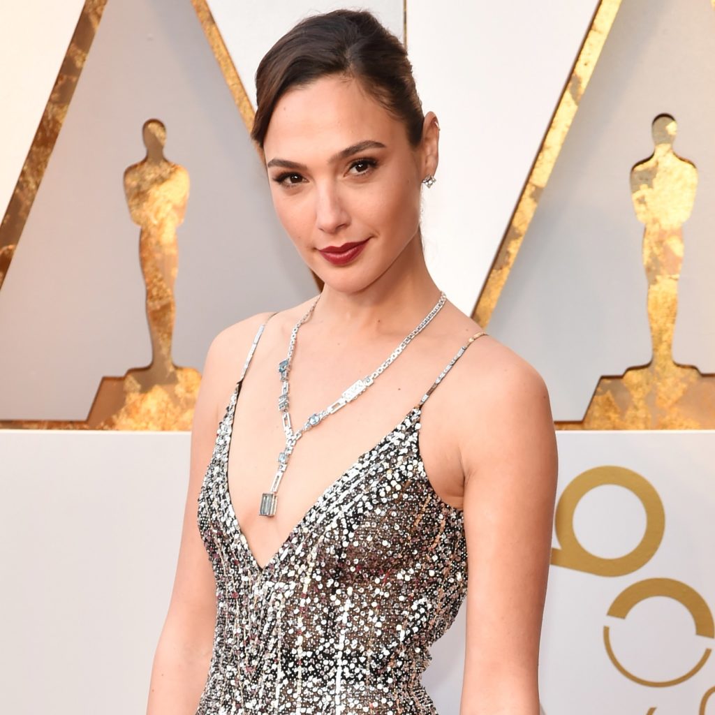 Vestidos que atravessaram o tapete no Oscar 2018 5 gal gadot promo