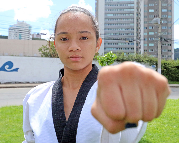 Atuação de Danielly Vitória gera convite de treinador da Seleção de Taekwondo 2 galeria DANIELLY VITÓRIA 1