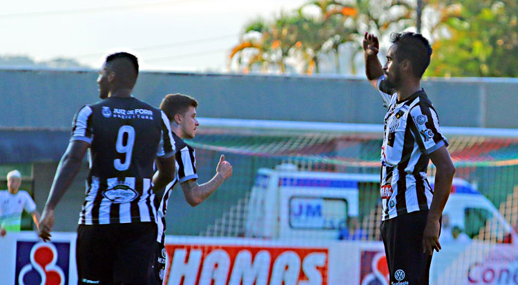 Goleada de 7 a 1 é a maior do Tupi na história do Módulo I do Mineiro 1 gol 3 Tchô fez o terceiro para o Tupi foto Leonardo Costa