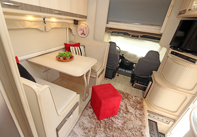 motorhome-leo02 motorhome-leo02
