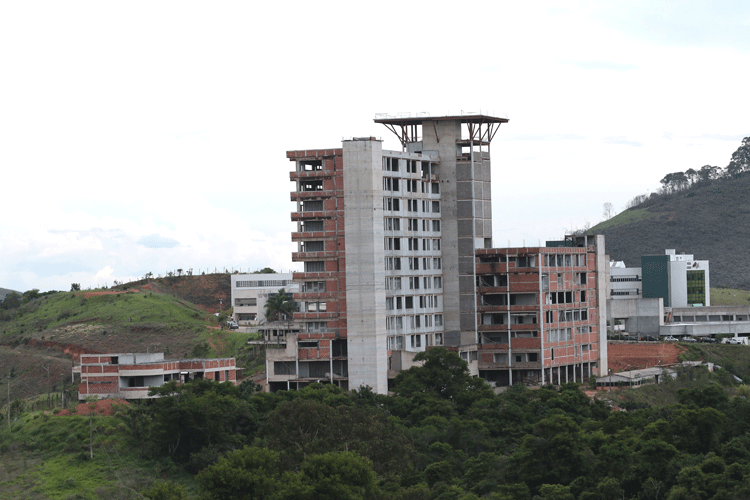 Sem novo HU, centenas de profissionais concursados estão ociosos 1 priamo