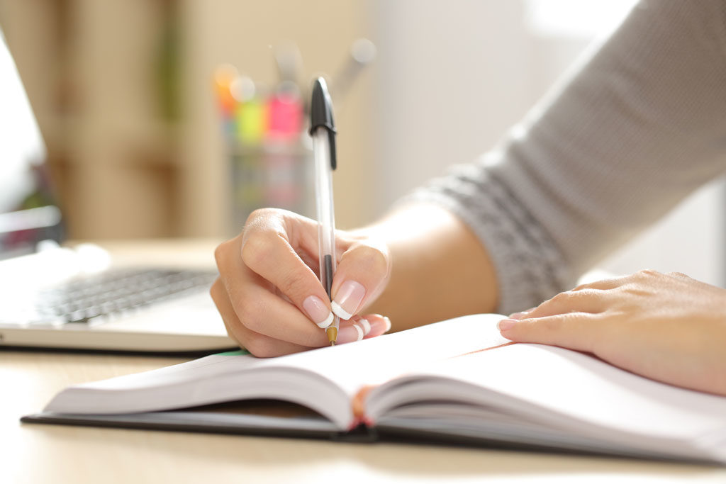 Cursos Populares para Concursos selecionam estagiários 1 Redação Enem