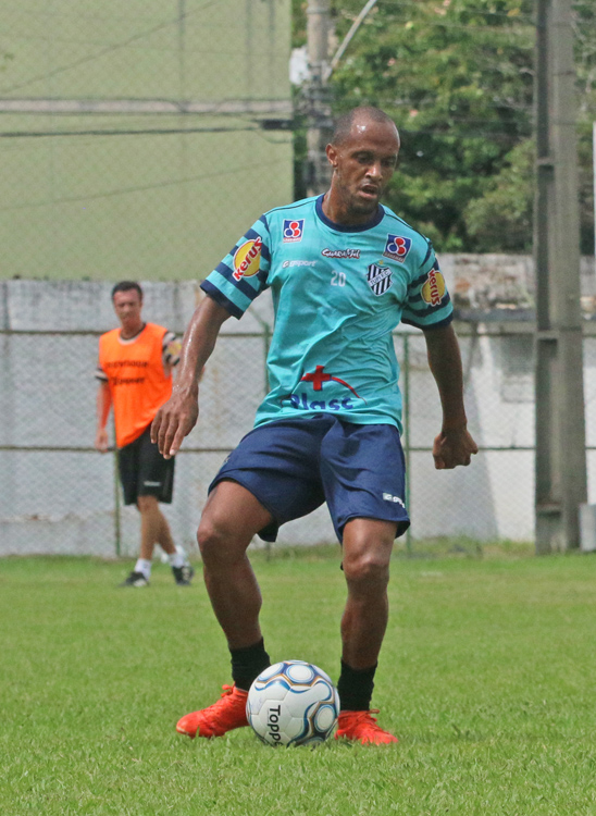 Tupi traz meia do Cruzeiro e renova com capitão Leo Salino 1 esp Tupi Leo Salino foto Leo Costa