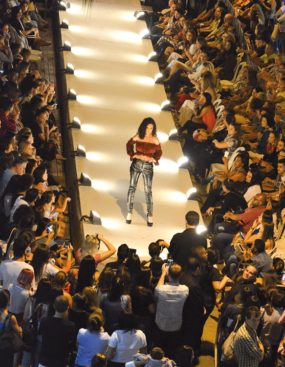 Eventos fortalecem Juiz de Fora como polo e projetam crescimento 1 Em dois anos, evento de moda atraiu mil pessoas em desfile de cerca de 40 marcas