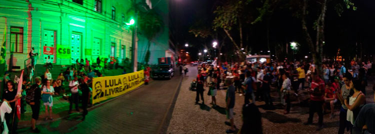 Ato público no Parque Halfeld defende liberdade de Lula 1 lula marcelo interna