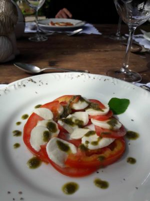 salada-caprese-fazenda-união-credito-julia-pessoa salada-caprese-fazenda-união-credito-julia-pessoa