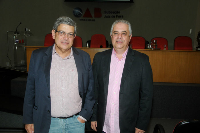 O deputado Marcus Pestana e o coordenador de administração da Universo, Vicente Fortuna 2 O deputado Marcus Pestana e o coordenador de administração da Universo, Vicente Fortuna clicados na Feira do Empreendedor, na OAB Foto: Andréa Ottoni