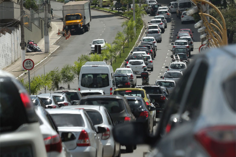 Saiba o que o trânsito faz com as peças do seu carro 2 D. Tráfego
