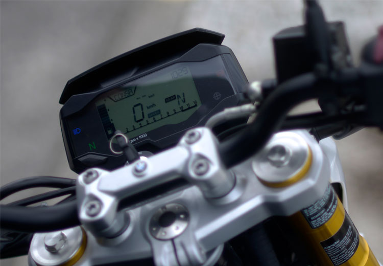 Mais que ganhar volume, G310 R renova imagem da BMW 4 bmw 06