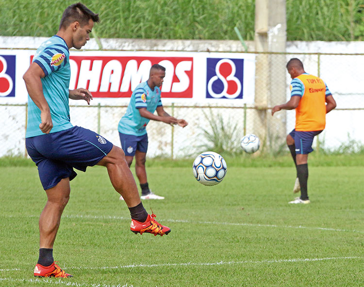 Com torção, Daniel Morais pode desfalcar o Tupi 1 daniel morais leo1