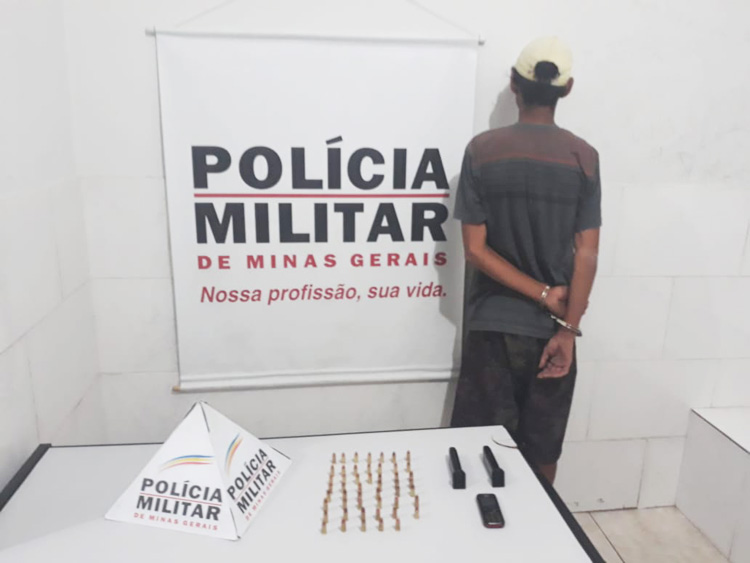 Passageiro de táxi é detido por portar munições no Vila Ideal 1 munições taxi PM 2