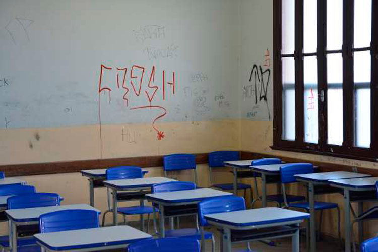 Prédio tombado da Escola Normal se deteriora sem previsão de obra 3 pixacao marcelo