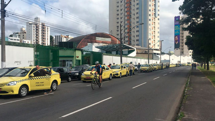 Motoristas fazem corrida aos postos em busca de combustível 2 posto bebel1