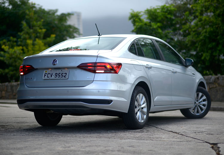 Volkswagen acerta na versão de entrada do sedã Virtus 2 vv 02