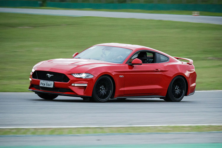 Nova geração do Mini Hatch tem vendas iniciadas 3 Ford Mustang