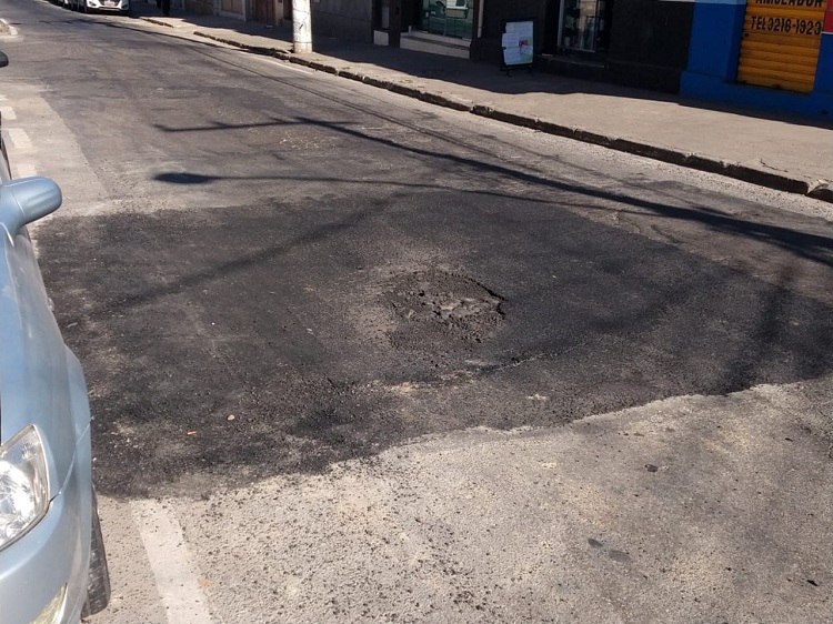 Buraco volta a aparecer em rua do Manoel Honório 1 VU Manoel Honório
