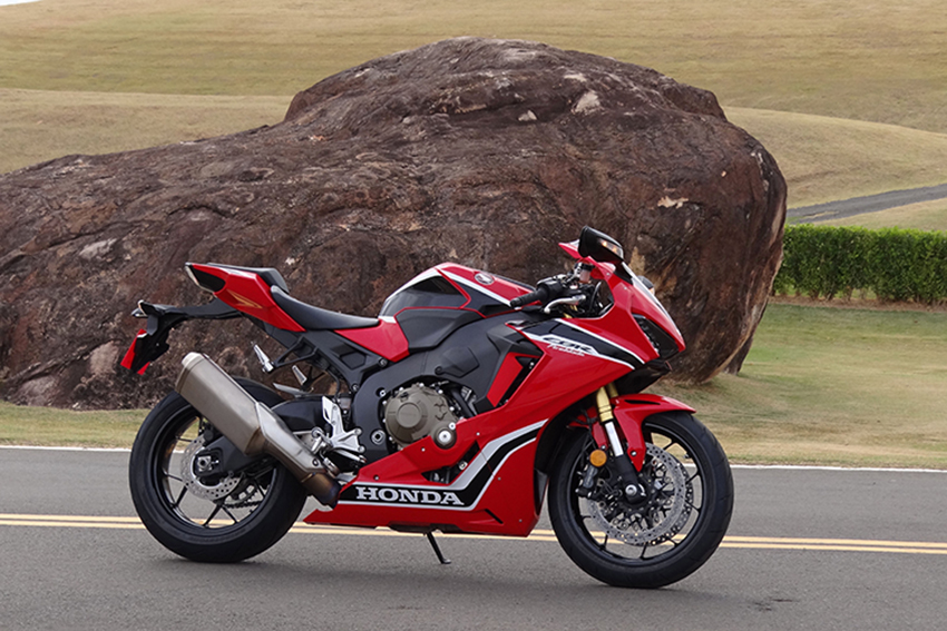 Nova CBR1000 RR Fireblade perde peso e ganha potência 2 carro e cia honda 2