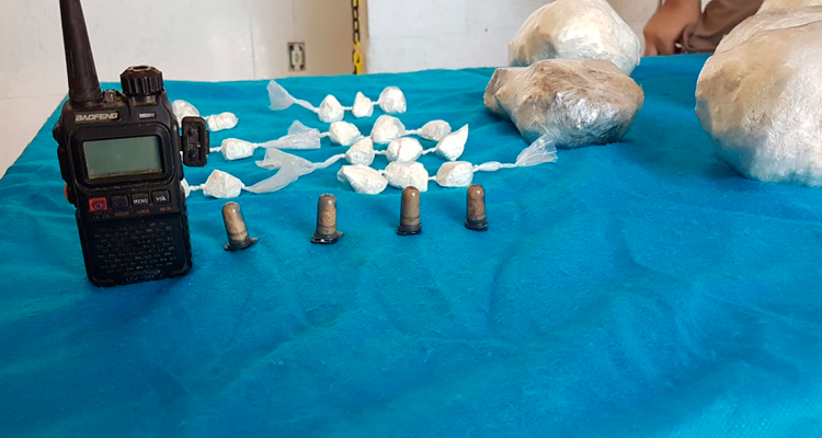 Após denúncia, PM apreende 5kg de cocaína no São Benedito 1 drogainterna pm