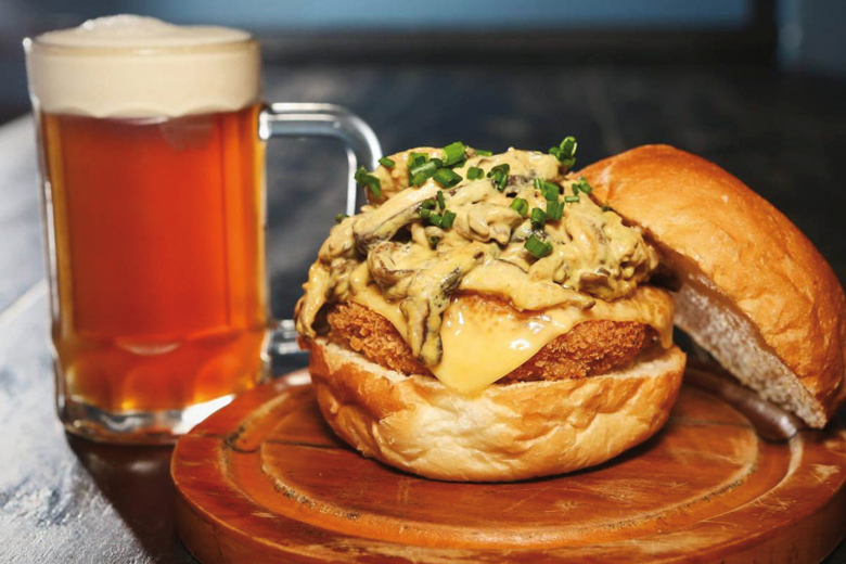 Quatro rangos temáticos da Copa 5 hamburguer são bartô
