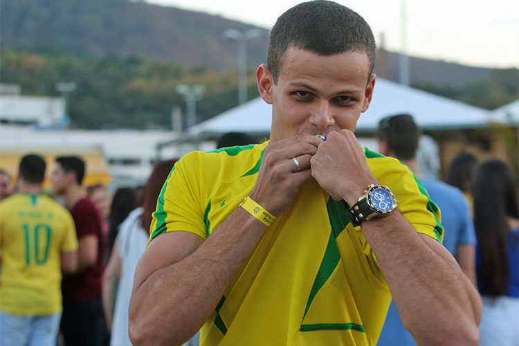Comemoração na Zona Norte de JF tem até sósia de Rivaldo 2 jardim norte post