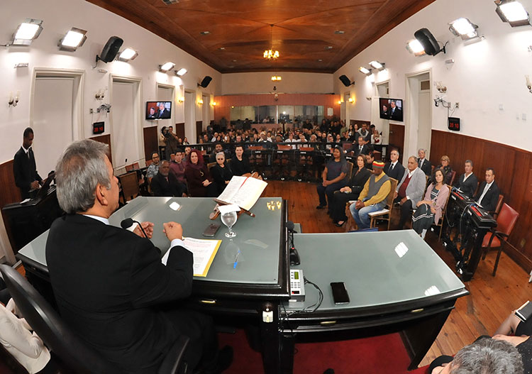 Medalha Geraldo Pereira homenageia personalidades na Câmara 1 medalha geraldo pereira 2