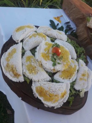 Jardim Ecológico Uaná Etê, em Vassouras, é otima pedida para o feriado 2 tapiocas com creme de tilápia uaná etê credito julia pessoa e1523566268734