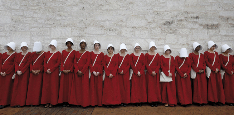 A arte reflete o caos e o caos reflete arte 2 the handmaids tale