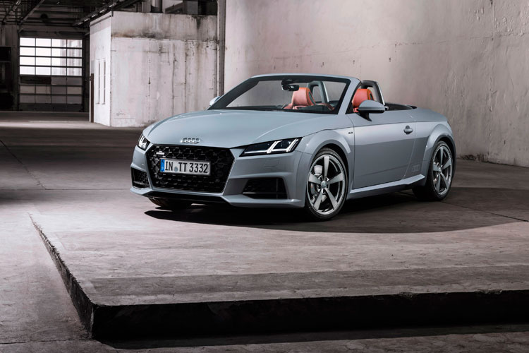 Audi revela imagens da nova geração do Q3 5 Audi-TT-Coupé-Roadster-2019