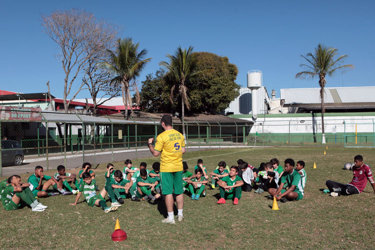 Atletas do sub-11 e sub-13 do Sport participam de torneio em Santa Catarina 3 Sport 2
