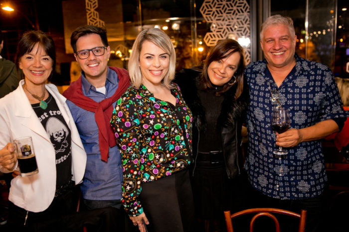 Ana Luisa Carneiro, Luiz Felipe Falcão, Érica Salazar, Andréa Andrade e Celinho Vidal, no Bacco Gastrobar 1 Ana Luisa Carneiro, Luiz Felipe Falcão, Érica Salazar, Andréa Andrade e Celinho Vidal, no Bacco Gastrobar Foto: Wanderson Monteiro