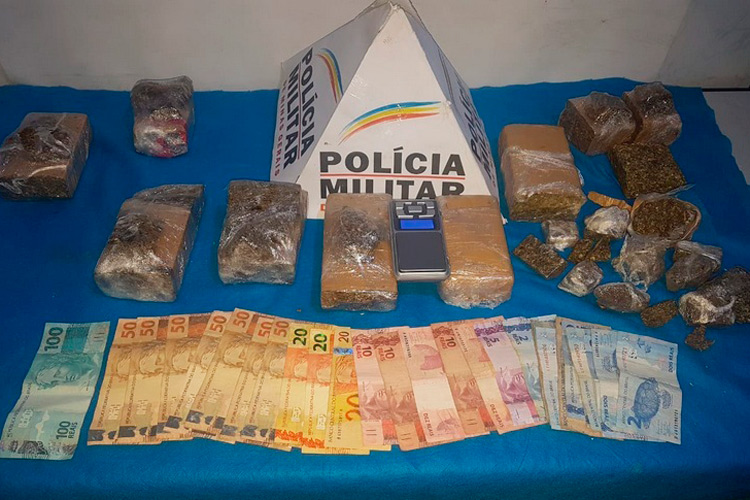 Denúncias anônimas ajudam PM a encontrar arma, drogas e munições 1 foto drogas crédito PM