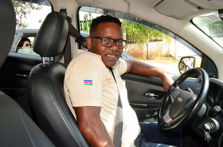 Torcedores interrompem trabalho para torcer pelo Brasil 4 taxista olavo