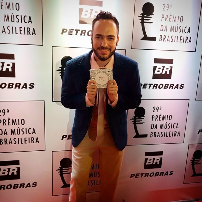 Também no Theatro Municipal do Rio, o cantor Thiago Miranda, outro indicado da noite de MPB