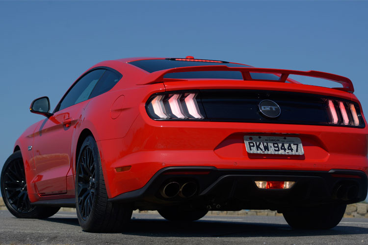 Ford-Mustang-GT-Premium-2 Ford-Mustang-GT-Premium-2