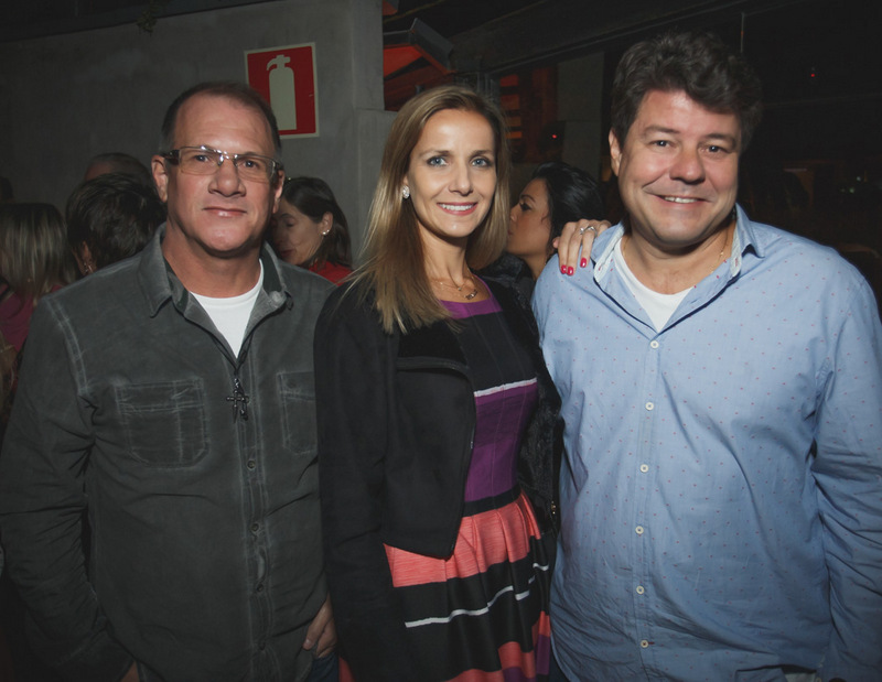 Bernardo Pedrosa, Dani Scio e André Netto Bastos na animada noite "Donde estás Corazón” 1 Bernardo Pedrosa, Dani Scio e André Netto Bastos na animada noite "Donde estás Corazón”, na Danke Club Foto: Gutah