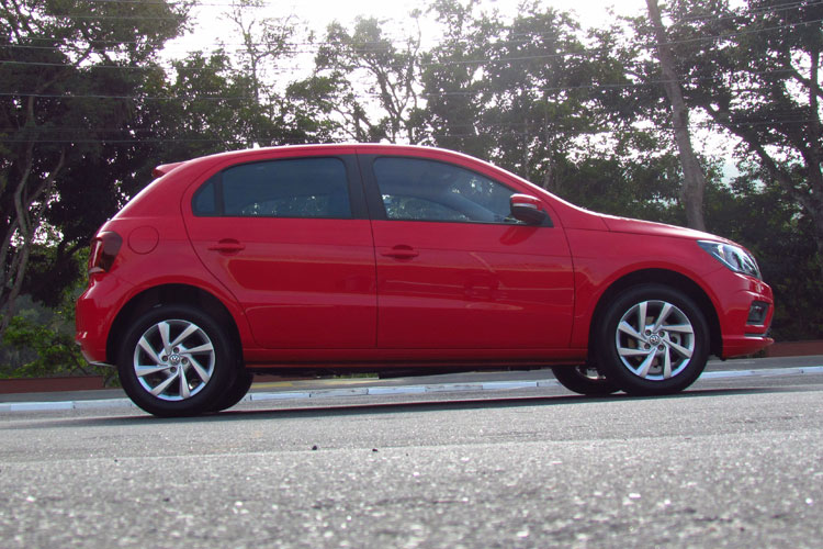 Volkswagen-Gol-com-câmbio-automático