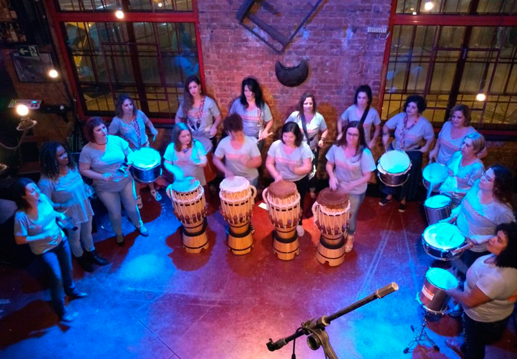 Oficina com percussionista da Nação Zumbi nesta segunda-feira 2 batuquedelas